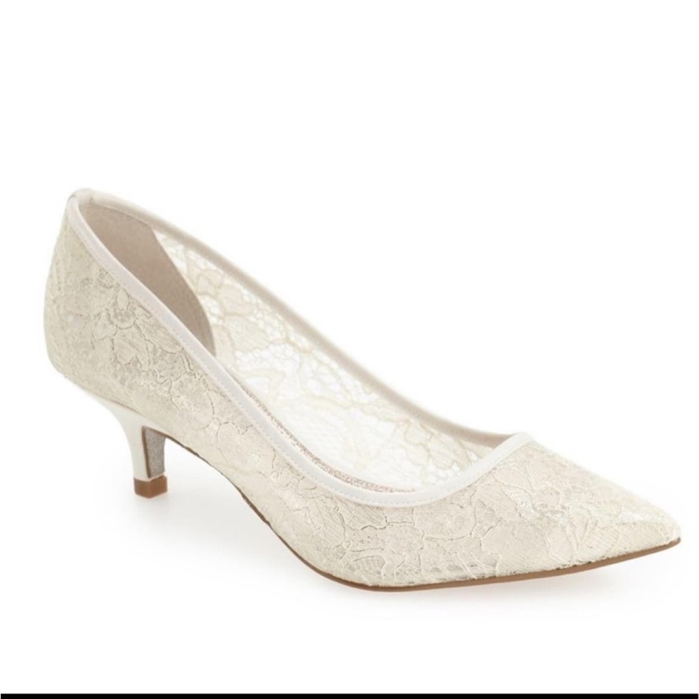 🆕 NIB - adrianna papell lois lace pump. 🤍